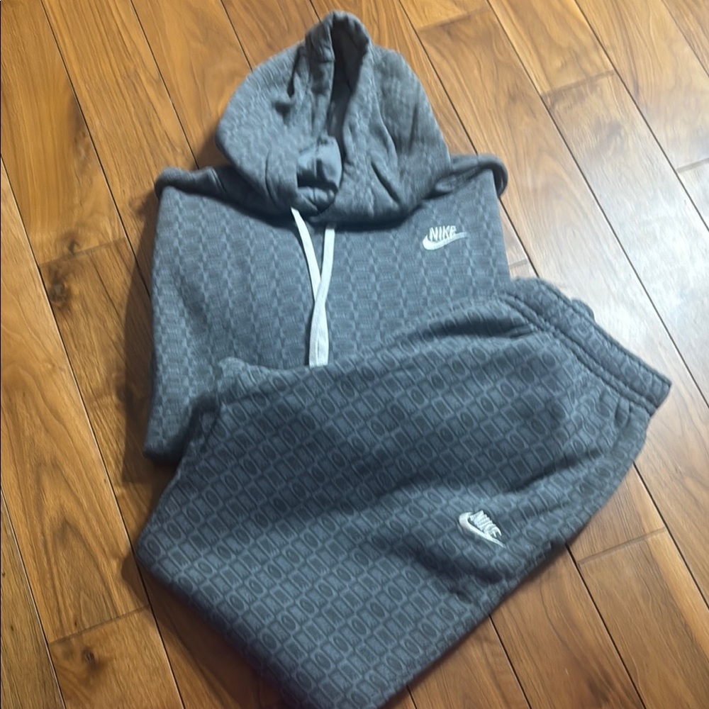 Nike Gray Hoodie and Sweatpants Set